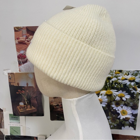 ALO Yoga Cream Ribbed Beanie - Picture 2 of 5